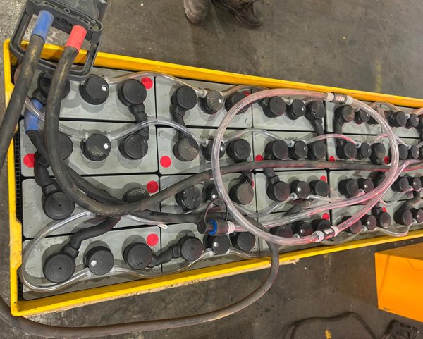 Reach Truck Exide Battery